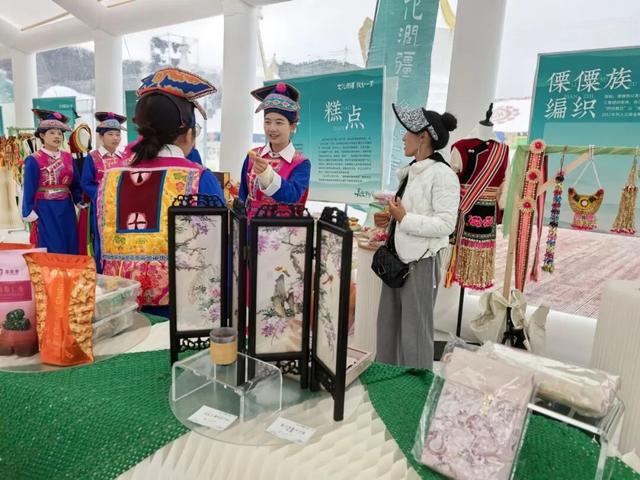 当梅里雪山遇见“嘉定好物”！“钦如一嘉”主题快闪店亮相云南德钦
