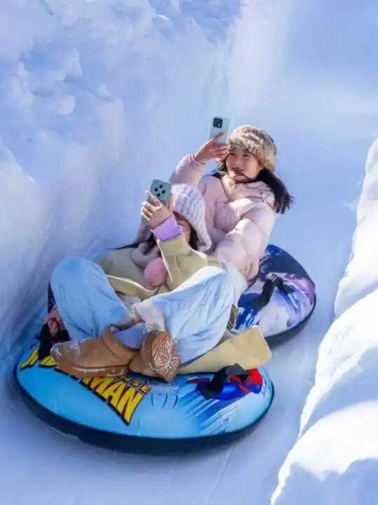 踏破风沙赴神都，白云山赠“终身旅游卡”！让天山来客常回“家”看看