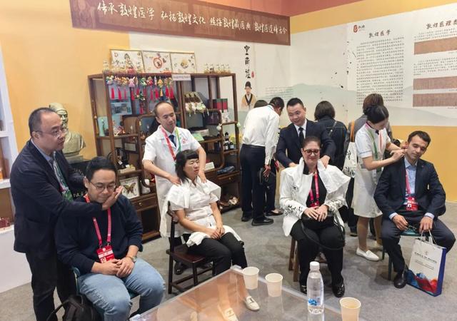 第八届敦煌文博会：中医药文化展区引千余名国内外领导和嘉宾参观体验