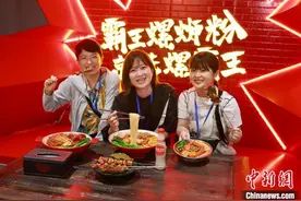 东西问｜程昊：柳州螺蛳粉如何出海又“出圈”？图片