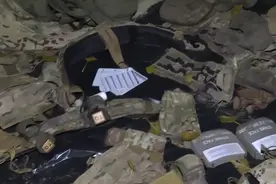 俄联邦安全局称击毙4名“外国雇佣兵”，发布视频展示缴获的西方武器装备图片