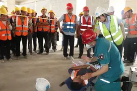 以“练”防暑，建筑施工领域有“凉”招图片