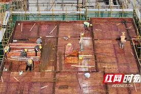 江永：工地“高烧”不退 作业热度不减图片