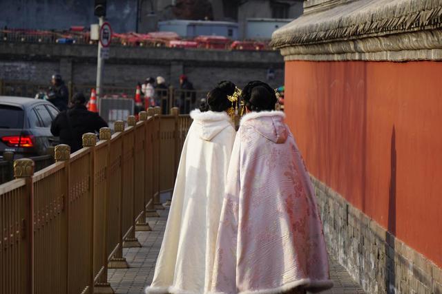 探访北京旅拍 “格格加工厂” ，火爆背后如何避雷？