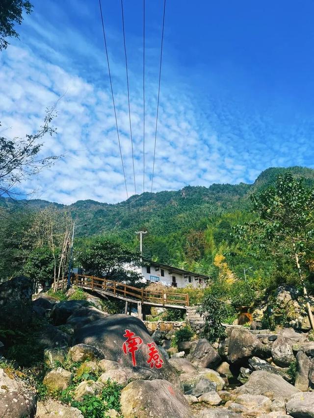 江西秋日自驾天花板，这几条公路带你驶入最美秋色！