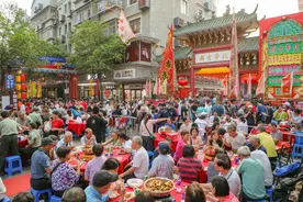 【视频】试吃盆菜并打分！深圳宝安西乡北帝三月三庙会“千岁盆菜宴”口味街坊定图片