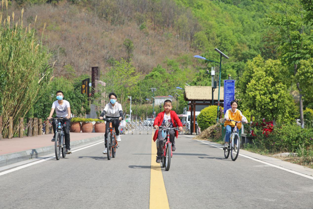 【冬季暖阳 凉山不凉】冬日打卡热榜！凉山，才是这个冬天的顶流之选