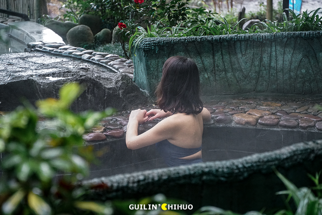 在桂林过大雪：暖汤、红柿、碧水…藏着南方冬日最惊艳的色彩