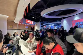 第一波享受国补手机的人已产生，京东电器：3000-5000元国产手机最火爆图片