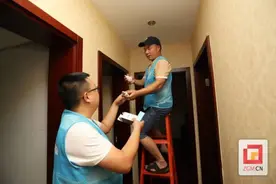 磨刀、补衣服、洗头、家电维修……在自贡高新西湖艾佳便民驿站统统搞定！图片