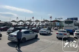 春运返程安徽多条高速入口临时封闭 部分车主掉头更换行车路线图片