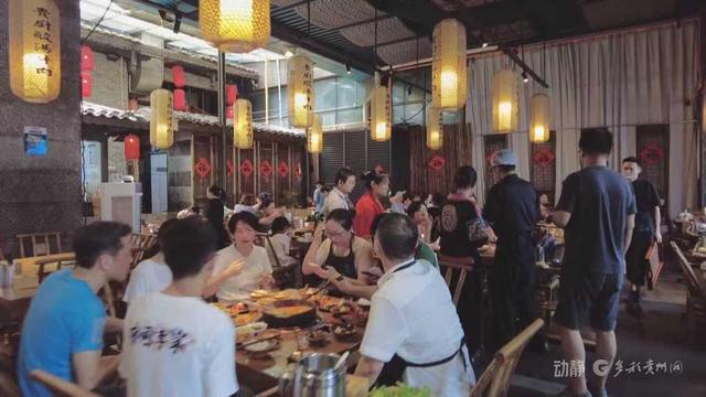 跟着演出去旅行，演艺经济如何激活一座城？