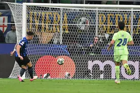 国米4比3淘汰巴萨 晋级欧冠决赛图片