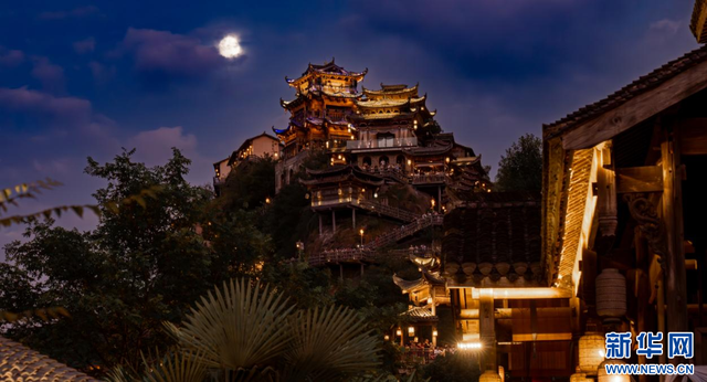 望仙谷夜游点亮现实版“仙侠世界”