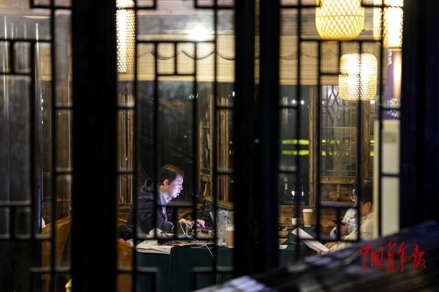 记者节特辑｜聚焦乌镇：新闻背后的追光人