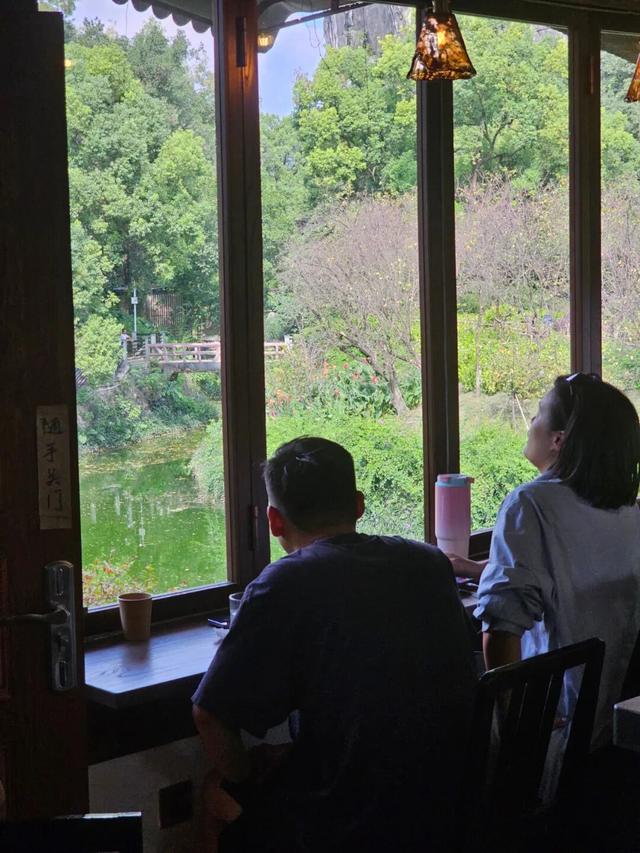谁说旅行只能疲于奔命？来南溪山公园，解锁“山水+咖啡”的慢生活天花板！