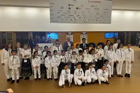 上海市宇航学会小小航天人艺术团参加第75届国际宇航联大会图片