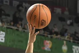 林葳继续缺阵，找回三分手感的同曦赢下关键卡位战图片