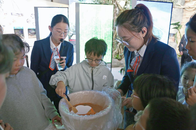70000人次打卡  郑州科技馆科学“庆”双节