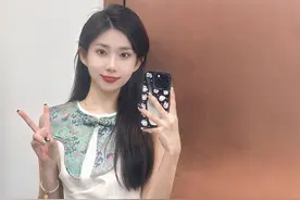 时尚活力年轻派｜时尚不失典雅，新中式服装受年轻人追捧图片