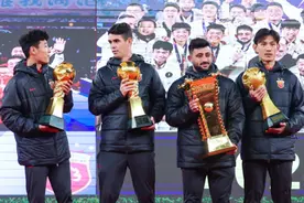 快评：别奢望武磊伤愈复出扮演“救世主”，个体无法改变海港整体实力的下滑图片