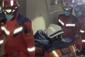 缅甸领导人敏昂莱慰问中国救援医疗队：感谢第一时间来缅提供帮助图片