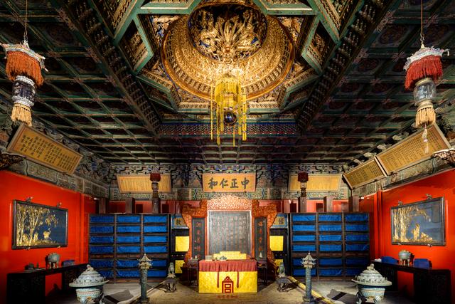 故宫养心殿开放首日人气火爆，外地游客临时改行程来探访