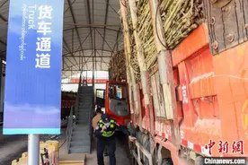 新榨季预计逾50万吨甘蔗经中缅边境云南芒信通道入境中国图片