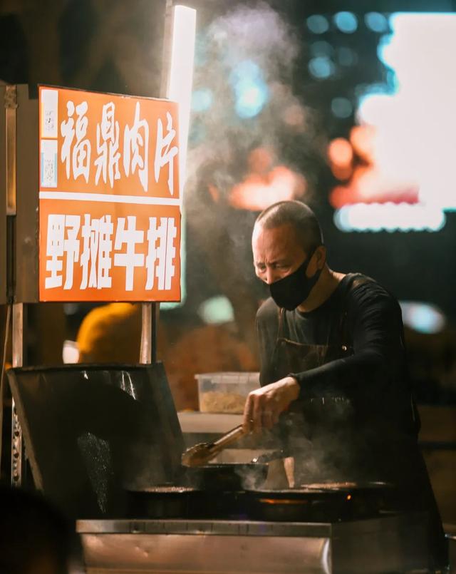 丰泽的夜，藏着江风与烟火的私语……