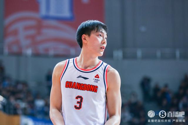 俱乐部祝贺胡明轩入选中国男篮