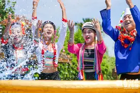 走！去昆明这些地方泼水去~图片