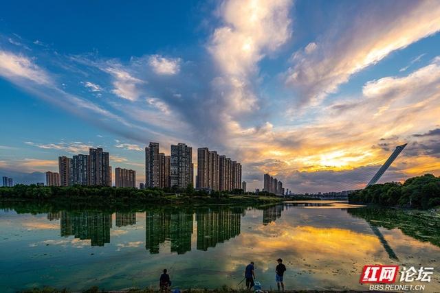 谁说城市没有浪漫？来看一场浏阳河畔日落吧
