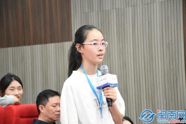 ​国际眼科科学院院士赵堪兴来漳开讲！