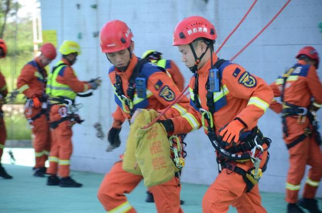 2025年陕西省山地救援技能挑战赛成功举办