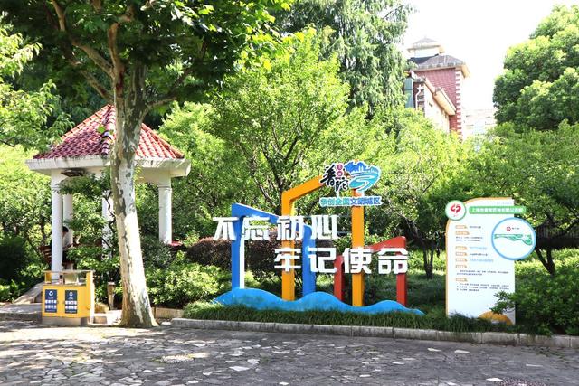 一条地铁线串起五座公园，这份 “一键直达” 的清凉攻略请收好→