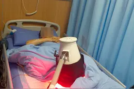 浙江人在宜宾遇车祸急需RH阴性血做手术，全城接力找到“熊猫侠”图片