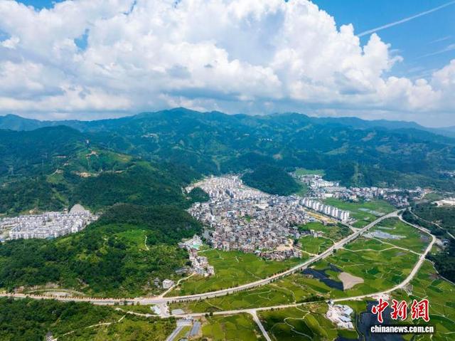 贵州从江：夏日田园景色美