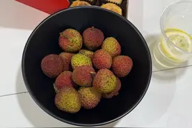 头晕不适、持续性鼻出血……女子吃10斤荔枝患病冲上热搜图片