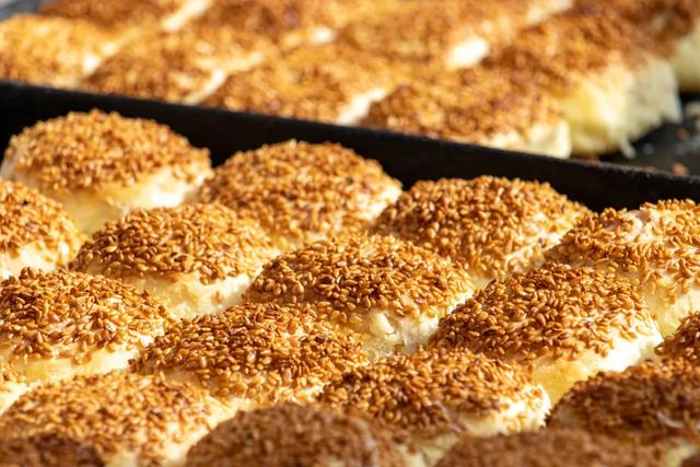 卷了一周的江浙沪白领,周末又去这个县城排队