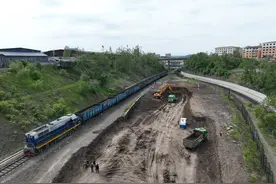 中欧班列“东通道”滨绥铁路改造工程开工图片