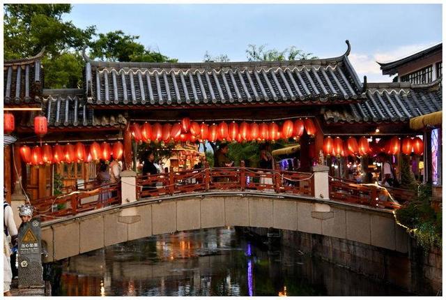 七彩云南之十三：夜走丽江古城 心中五味杂陈