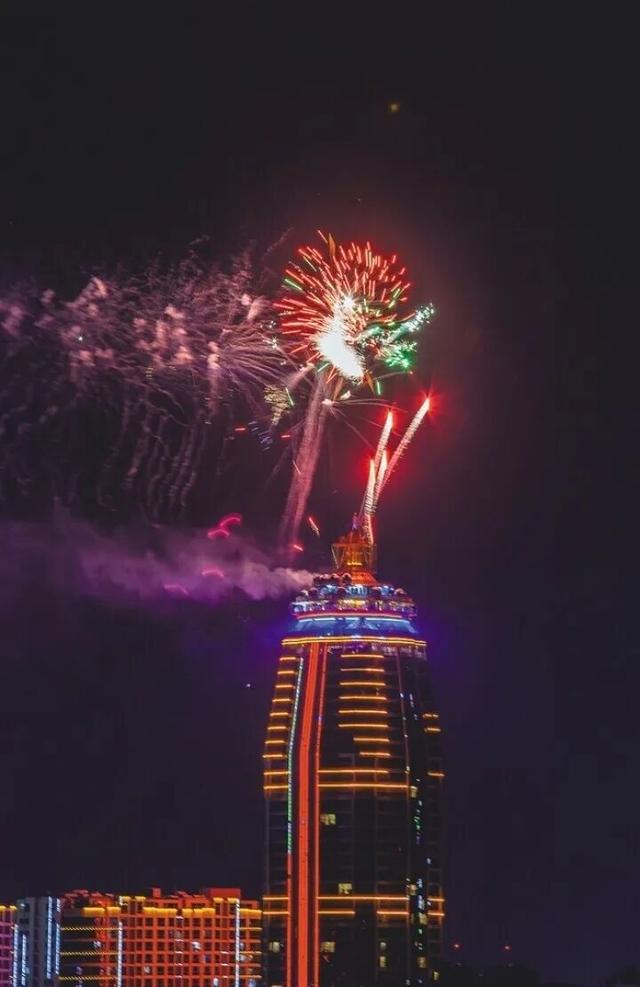 当光影邂逅城市之夜