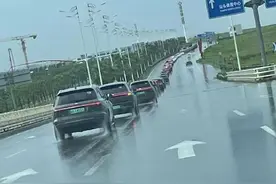 车友聚会，多辆车连环相撞？！最新回应来了图片