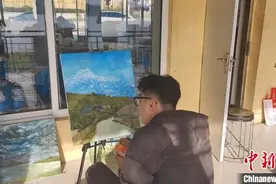 （乡村行·看振兴）生活即艺术：吉林松花湖岸“绘画村”治愈“Z世代”图片