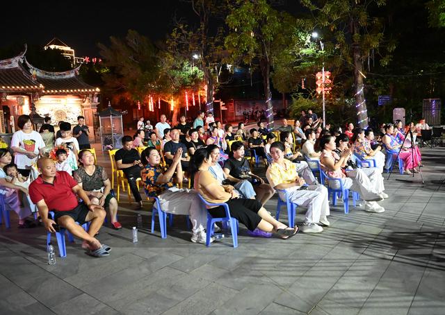 活力中国调研行｜福建泉州：夜经济点亮“滨海浪漫线”