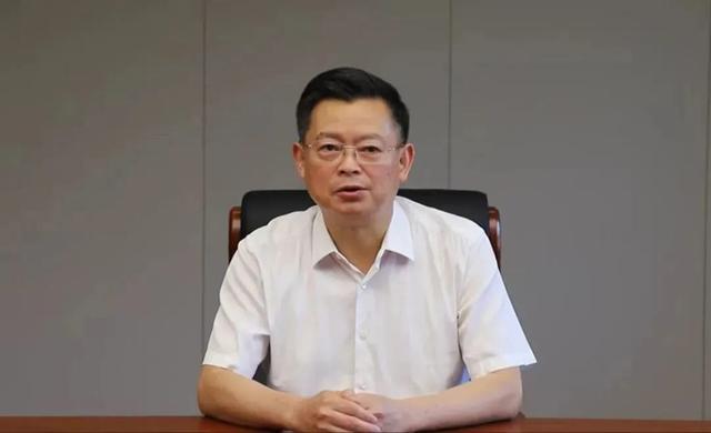 中共中央批准，三“虎”被开除党籍