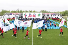 上海市青少年足球联赛全新启航，力争打通“选材图片