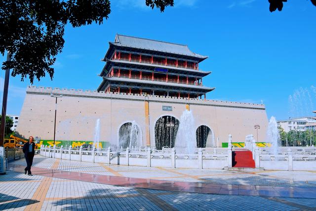 组图丨武威南城门：一墙秋景 满目晴和
