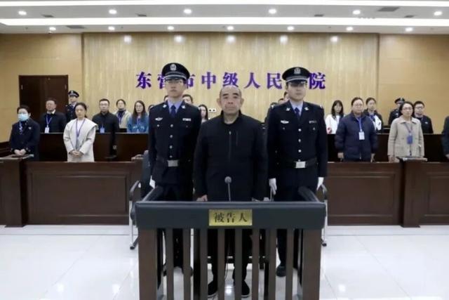 重点舆情丨2025年51周反腐重点舆情概览