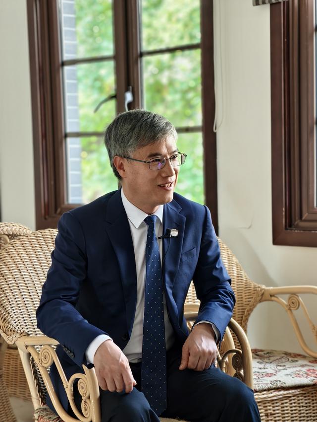 对话“顶流医生”：当AI悄然渗透诊疗全流程，不要忘了我们面对的是病人，而非“病”